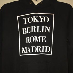 Black Forever 21 Hoodie With Popular Cities Names